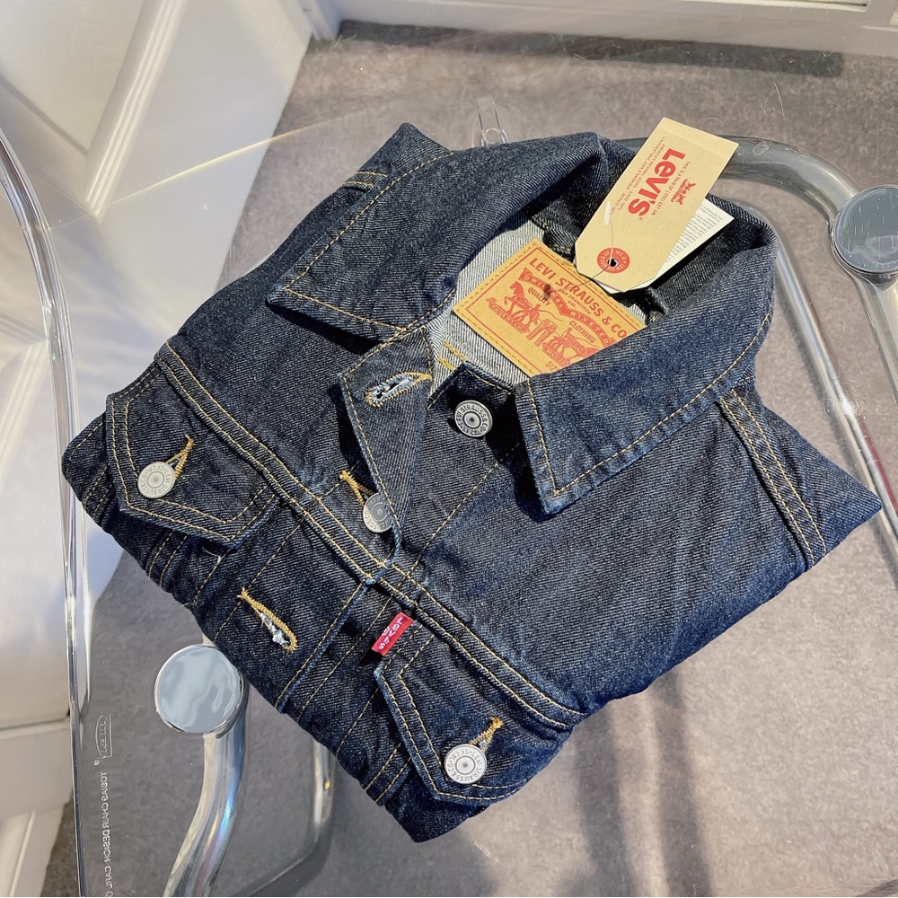 Brand New WITH Tag❤️‍🔥 Levis 💙 Levi’s Denim Women slim Jean Jacket